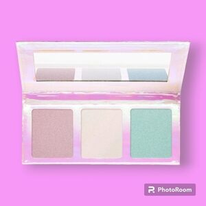 Essence Go for the Glow Highlighter Palette